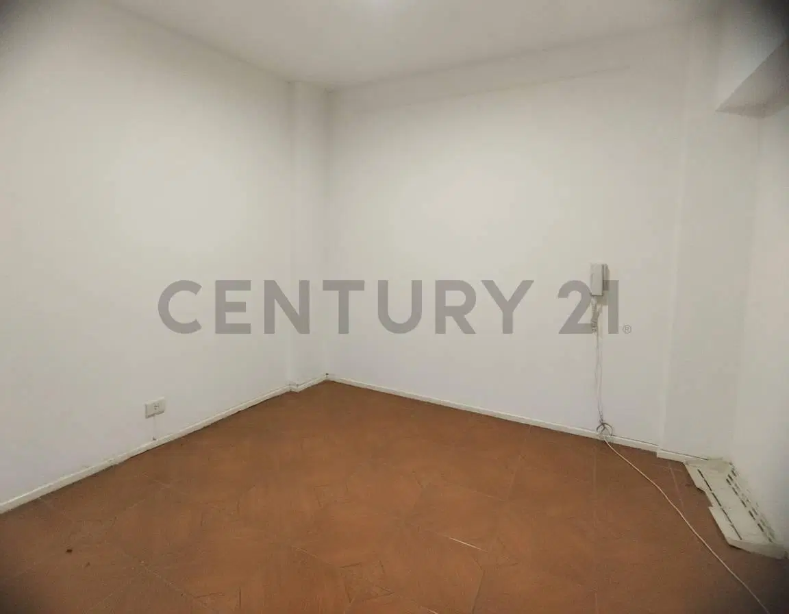 VENTA CONSULTORIOS  en Belgrano, zona  Clinica Zabala. 4
