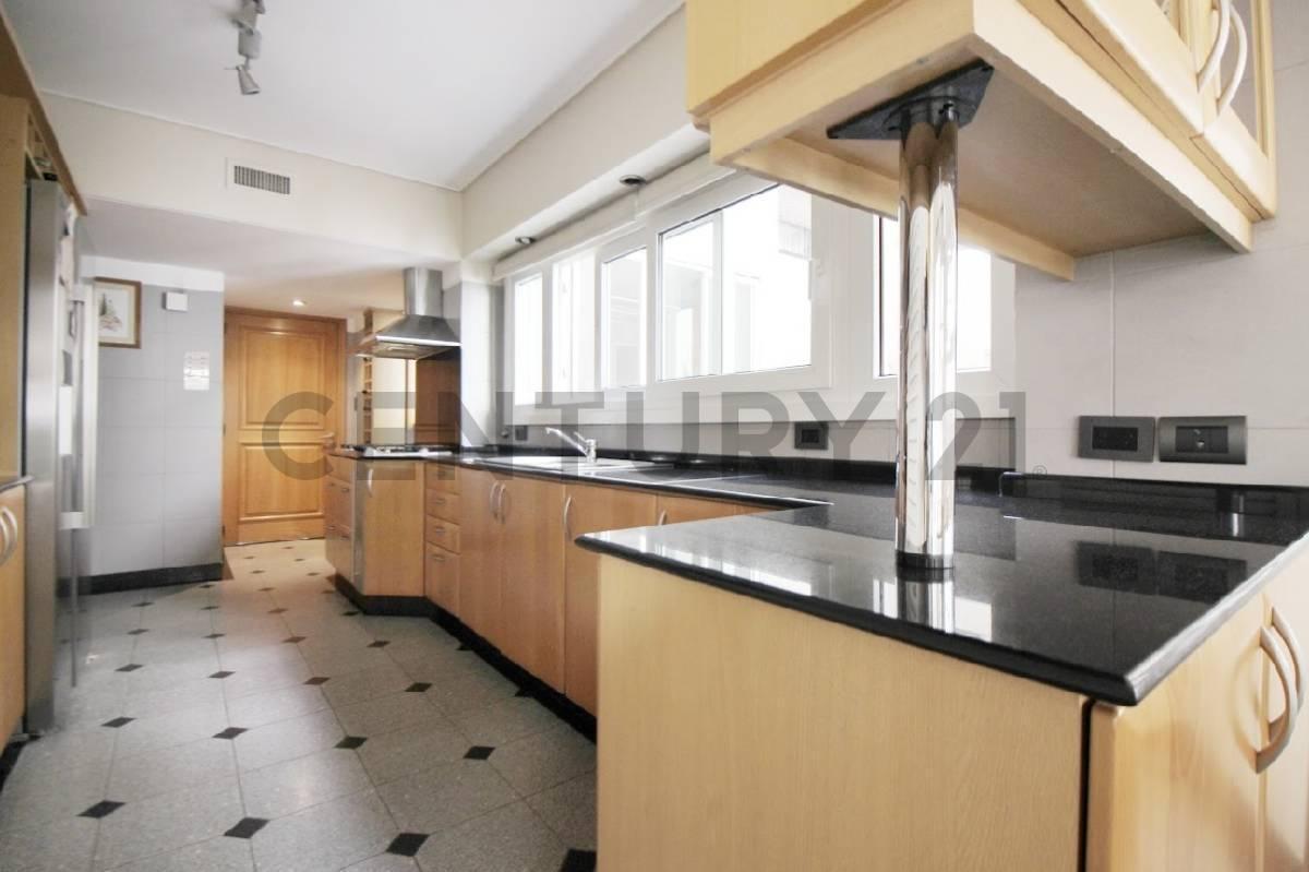 Foto de VENTA DEPARTAMENTO CINCO AMBIENTES c/ DEPENDENCIA- COCHERA en CABALLITO, imagen 3