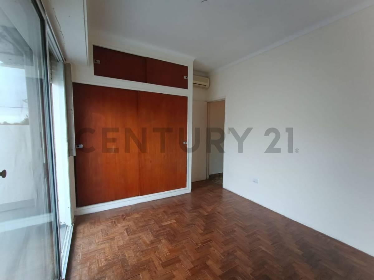 Foto de Venta Departamento 2 Ambientes por escalera - Patio -Sin Expensas en, imagen 4