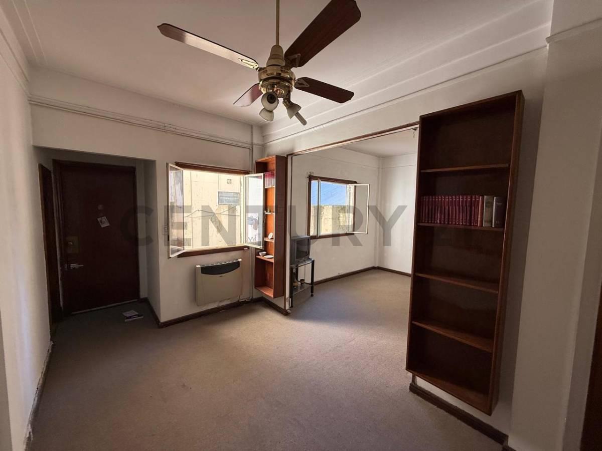 Foto de VENTA DEPARTAMENTO TRES AMBIENTES EN FLORES, imagen 2