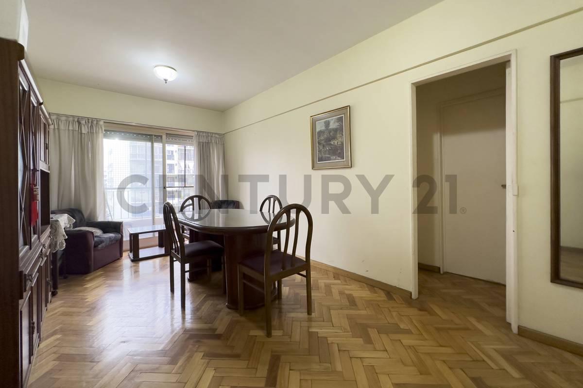 Foto de Venta de departamento 2 ambientes con balcón. Vista abierta. Flores, imagen 1