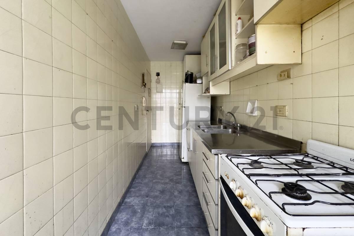 Foto de Venta de departamento 2 ambientes con balcón. Vista abierta. Flores, imagen 4