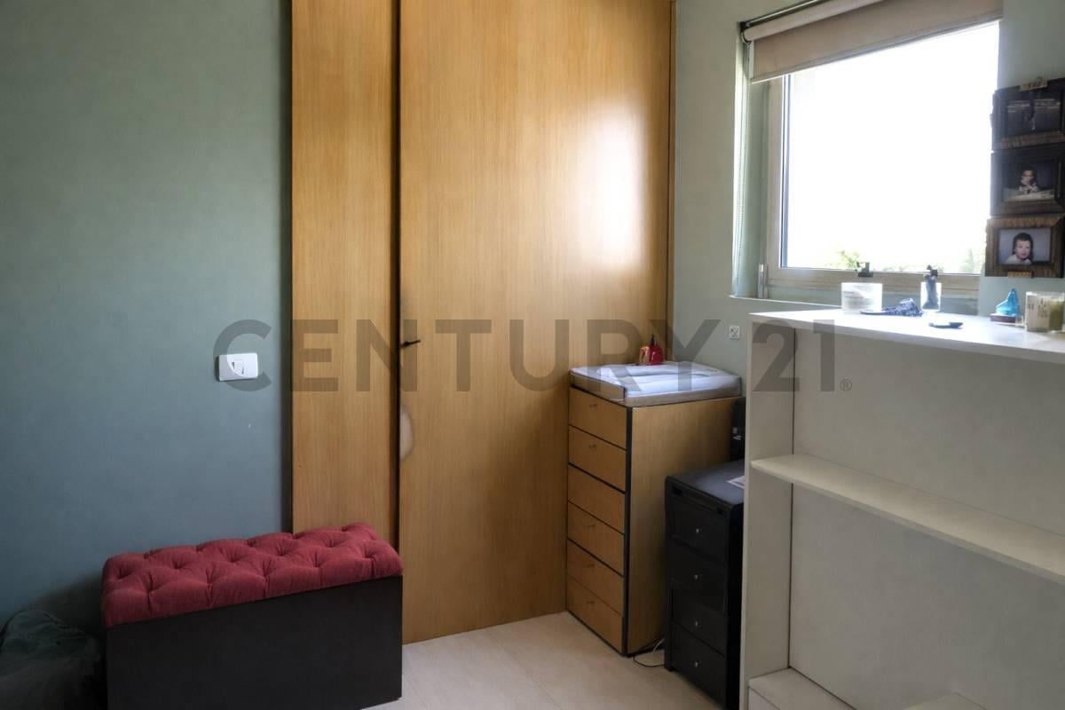Foto de Venta Departamento Semipiso 4 ambientes con cochera en Versalles, imagen 3