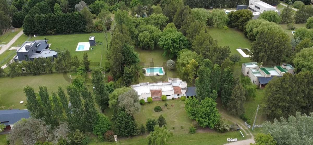 Foto de OPORTUNIDAD! Venta Casa de 5 ambientes en Chacras de Uribelarrea., imagen 1