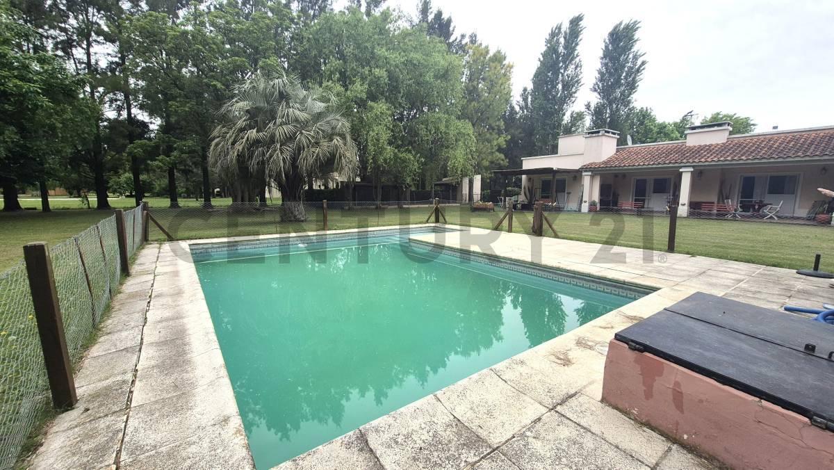 Foto de OPORTUNIDAD! Venta Casa de 5 ambientes en Chacras de Uribelarrea., imagen 2