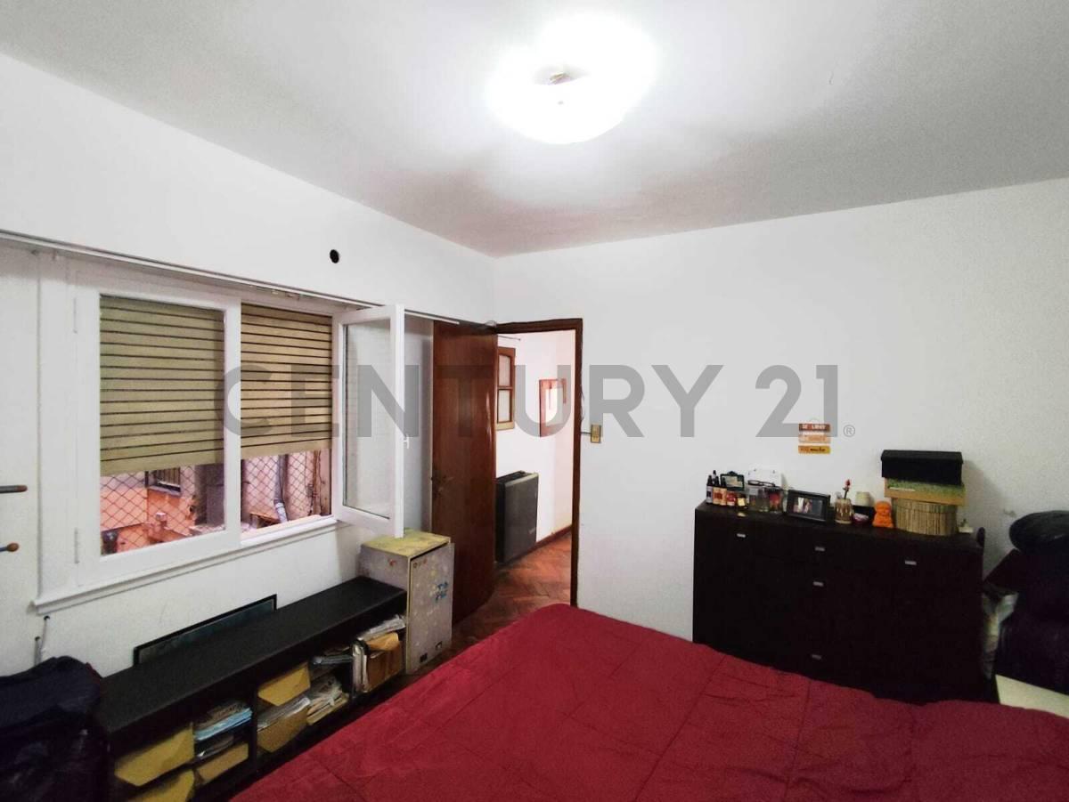 Foto de Departamento 3 Ambientes con Balcón sobre Av. Asamblea – Parque, imagen 5