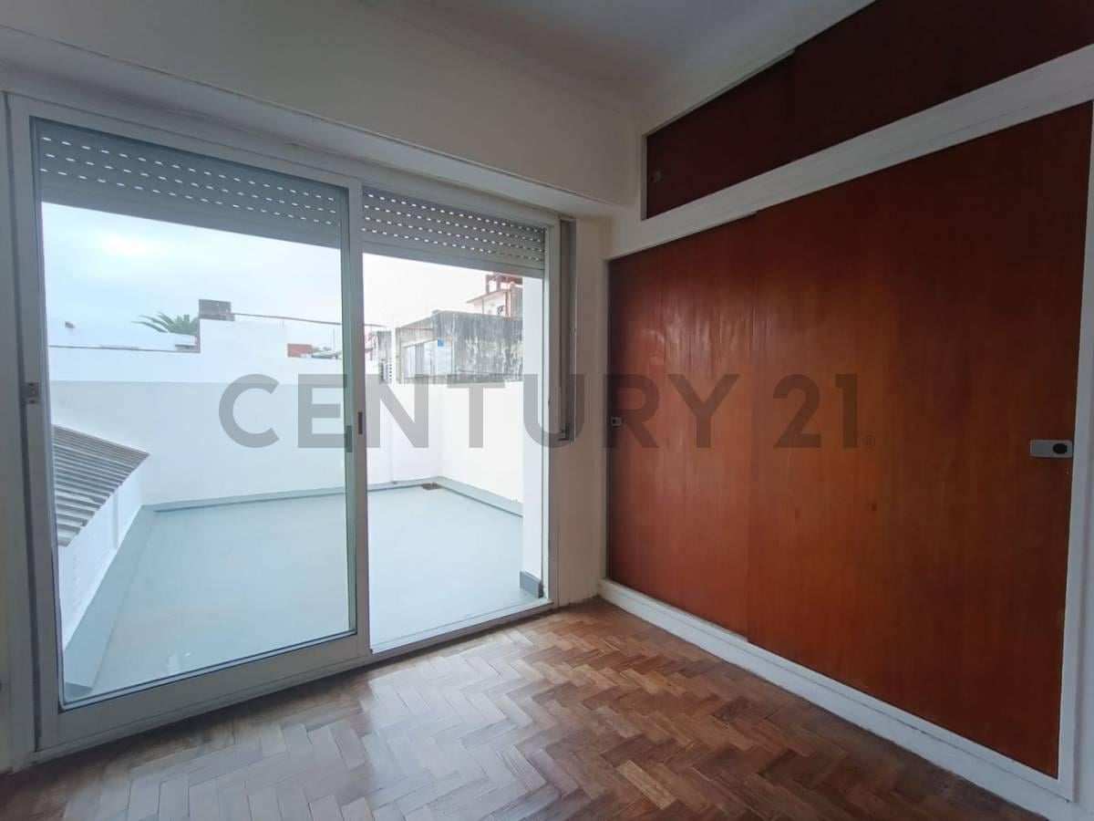 Foto de Venta Departamento 2 Ambientes por escalera - Patio -Sin Expensas en, imagen 4