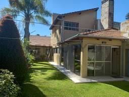 Foto de VENTA CASA 7 AMBIENTES C/ JARDIN y PILETA en SAN ISIDRO, imagen 1