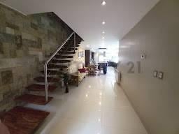 Foto de VENTA CASA 7 AMBIENTES C/ JARDIN y PILETA en SAN ISIDRO, imagen 2
