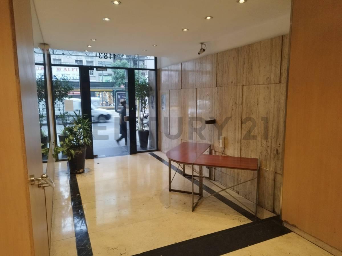 Foto de VENTA Departamento 2 ambientes en Belgrano, Apto Profesional., imagen 1