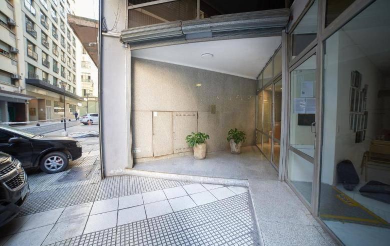 VENTA OFICINA EN RETIRO.
