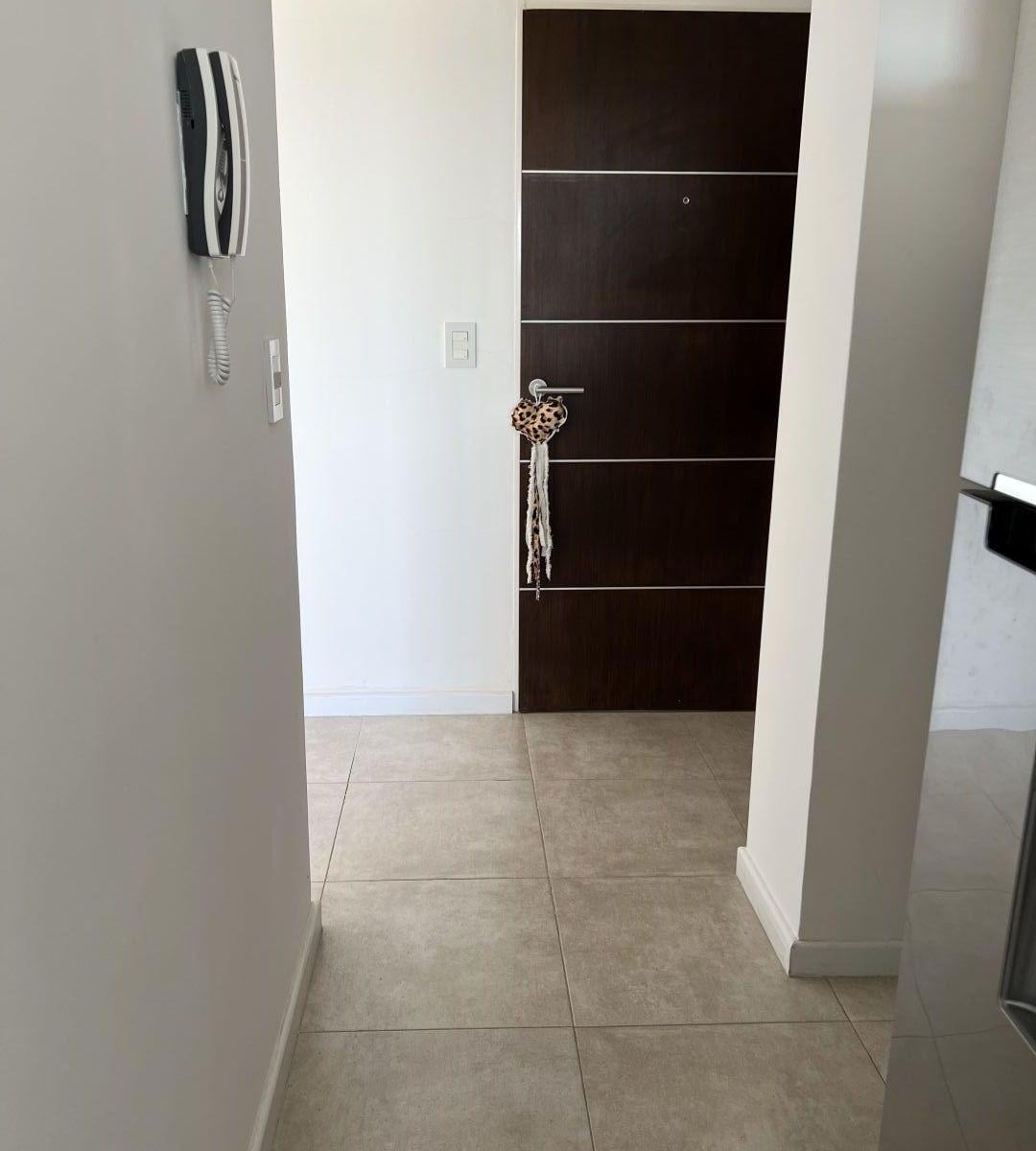 Venta 2 ambientes Tres de Febrero