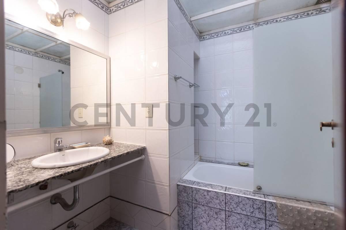 Venta PH 6 Ambientes en Coghlan 5