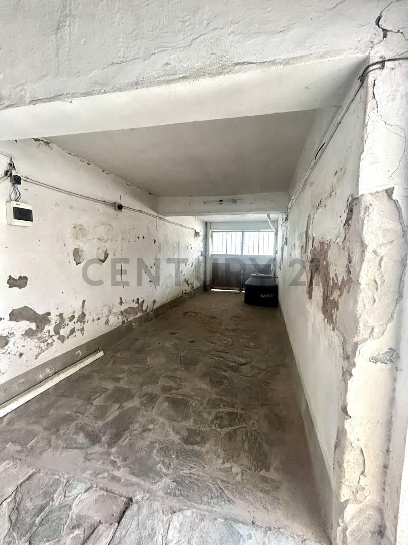 Venta Casa 4 Ambientes Mercedes con Pileta Parrilla y Doble Garage 2