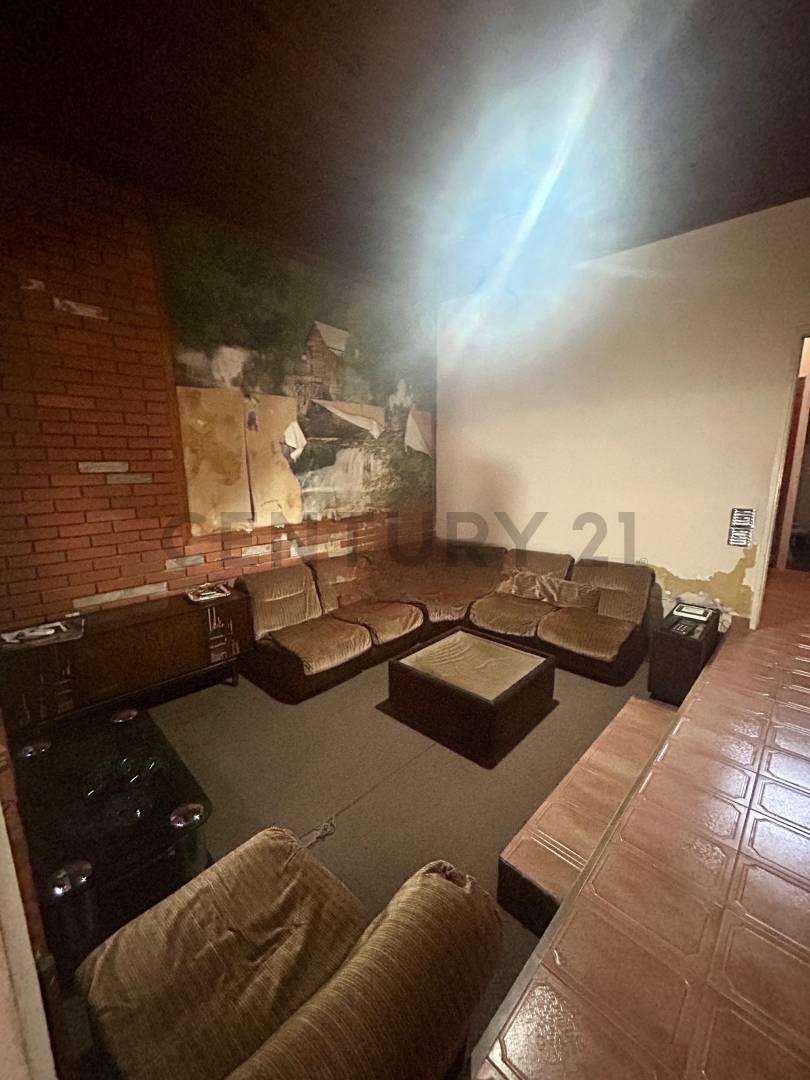 Venta Casa 4 Ambientes Mercedes con Pileta Parrilla y Doble Garage 4