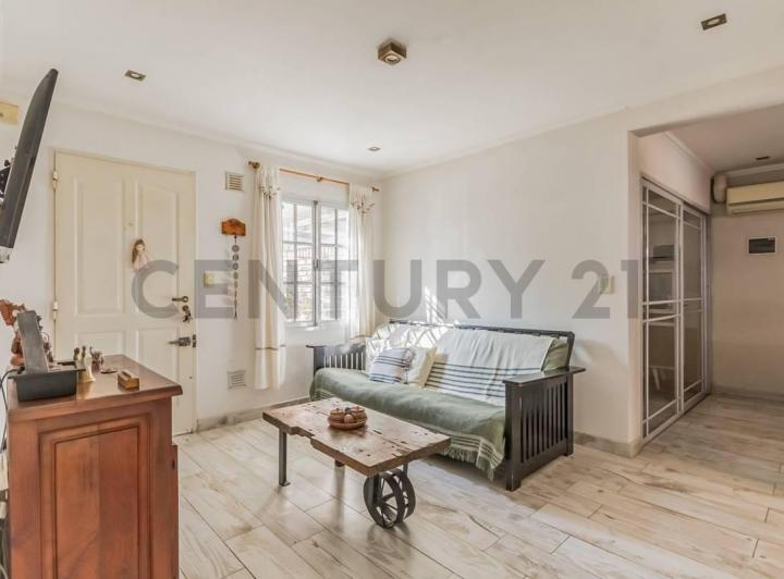 VENTA CASA ALTOS DE PODESTA 3 AMBIENTES Y MONOAMBIENTE INDEPENDIENTE 4