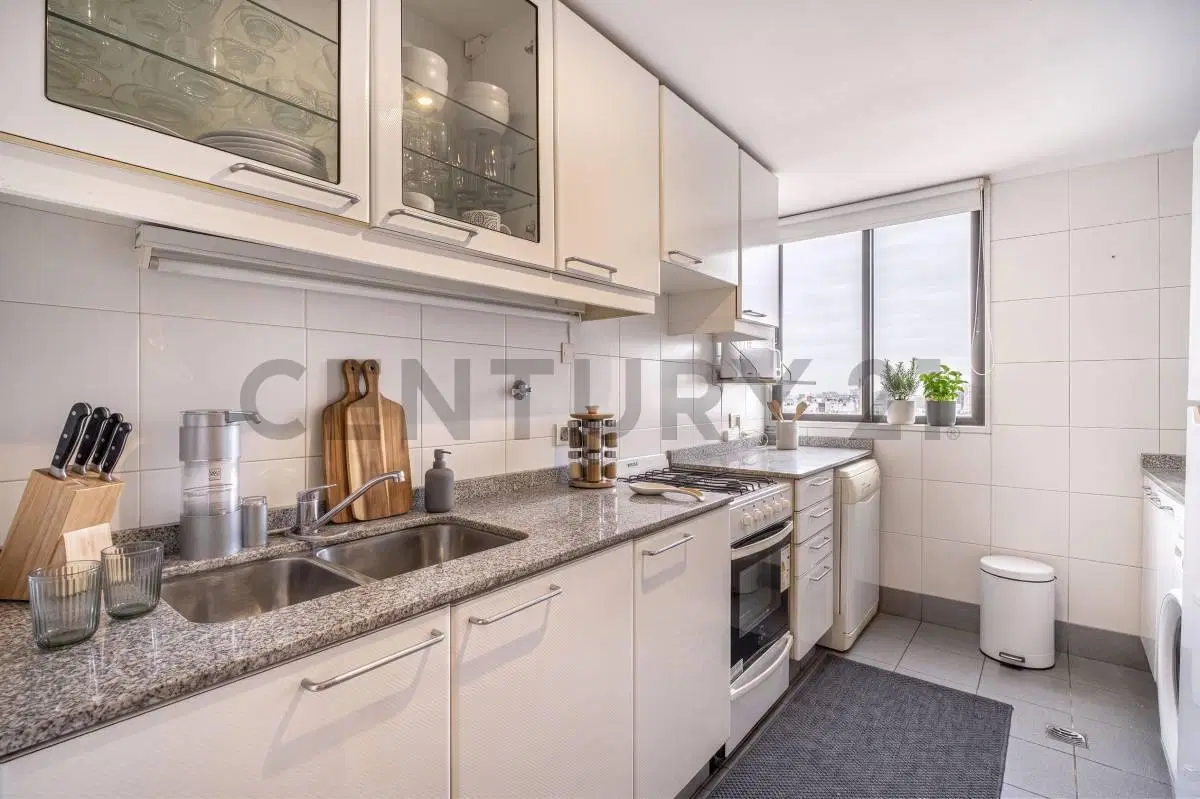 Alquiler 2 Ambientes 70m² cochera Amoblado Piso Alto Vista Amenities Seguridad 3