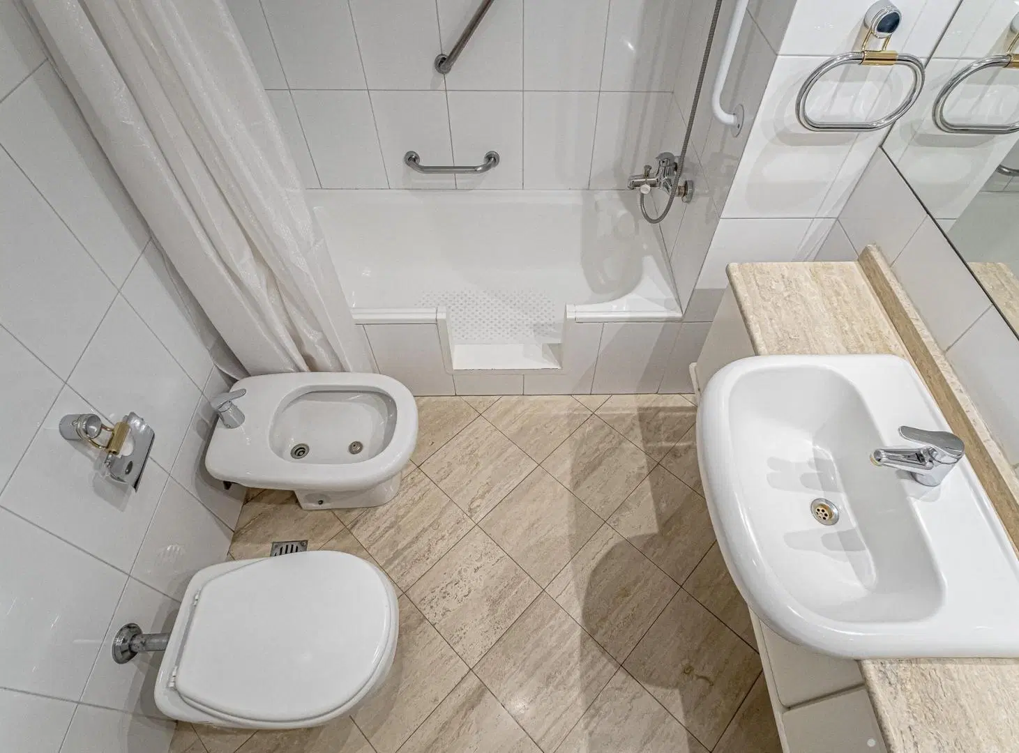 Alquiler 2 Ambientes 70m² cochera Amoblado Piso Alto Vista Amenities Seguridad 5