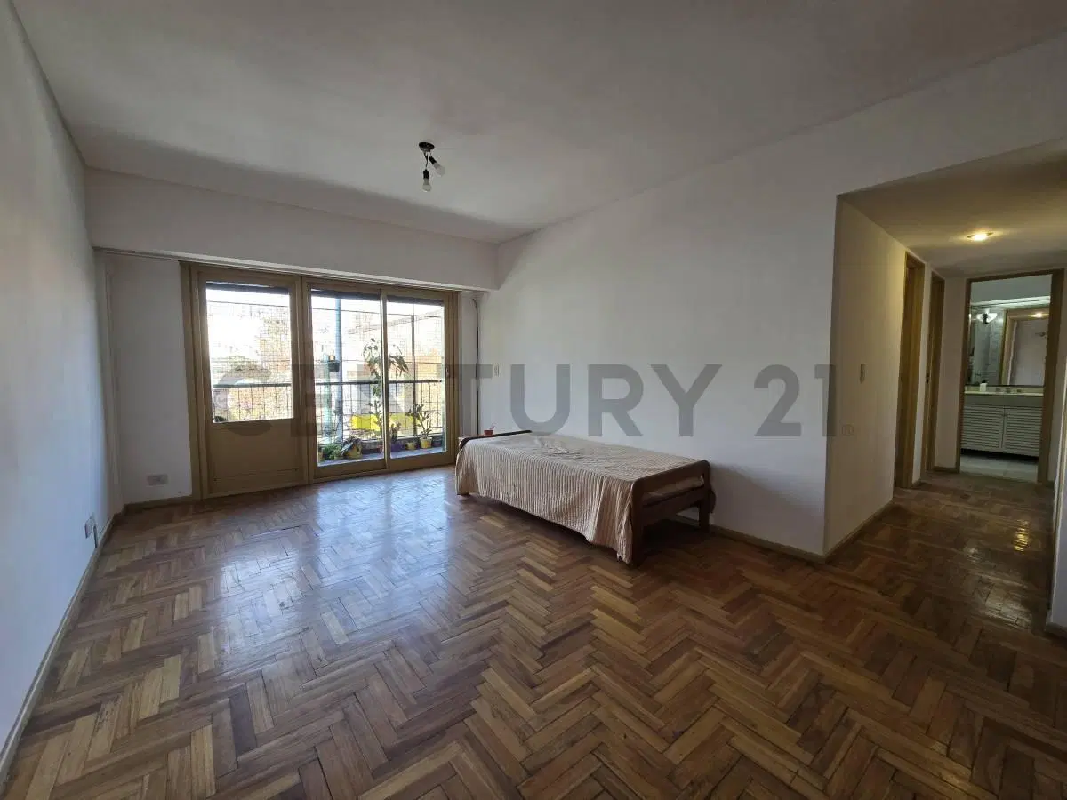 VENTA DEPARTAMENTO 4 AMBIENTES EN FLORESTA 4