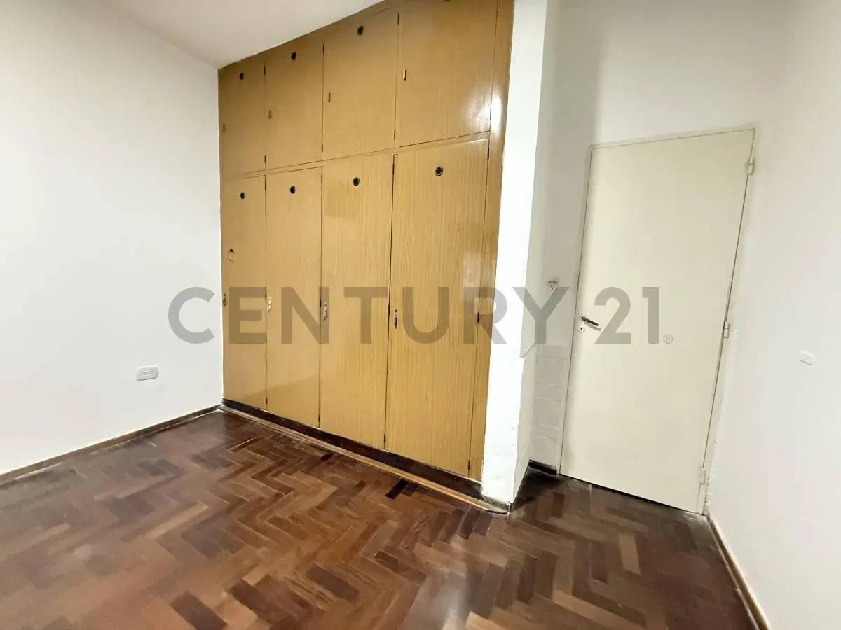 VENTA CASA 4 AMBIENTES CON JARDIN 2