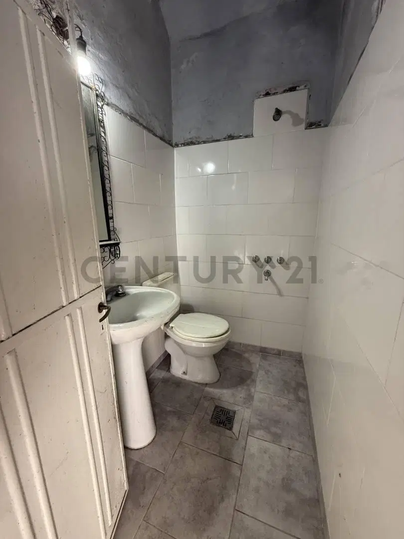 VENTA CASA 4 AMBIENTES CON JARDIN 8