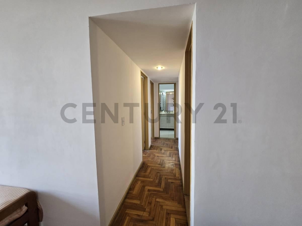 Foto de VENTA DEPARTAMENTO 4 AMBIENTES EN FLORESTA, imagen 1