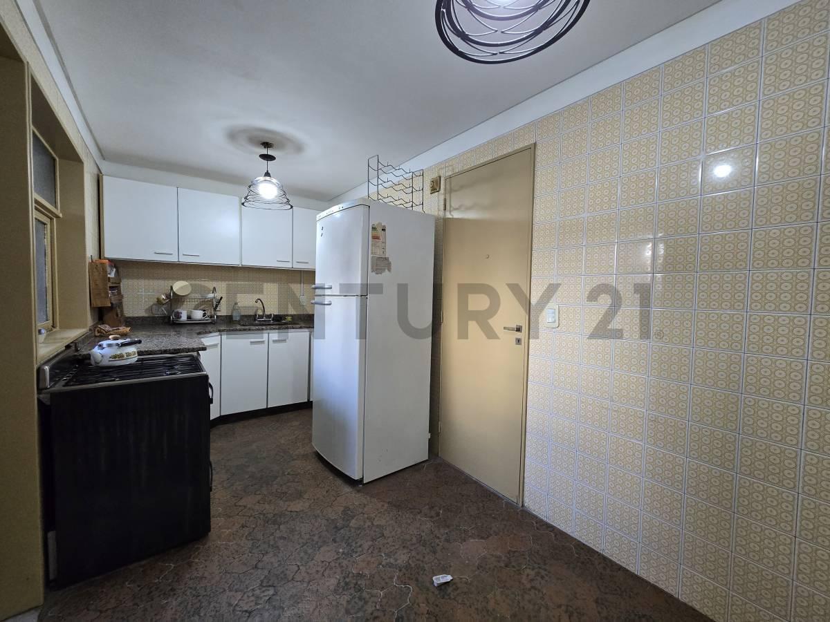 Foto de VENTA DEPARTAMENTO 4 AMBIENTES EN FLORESTA, imagen 2