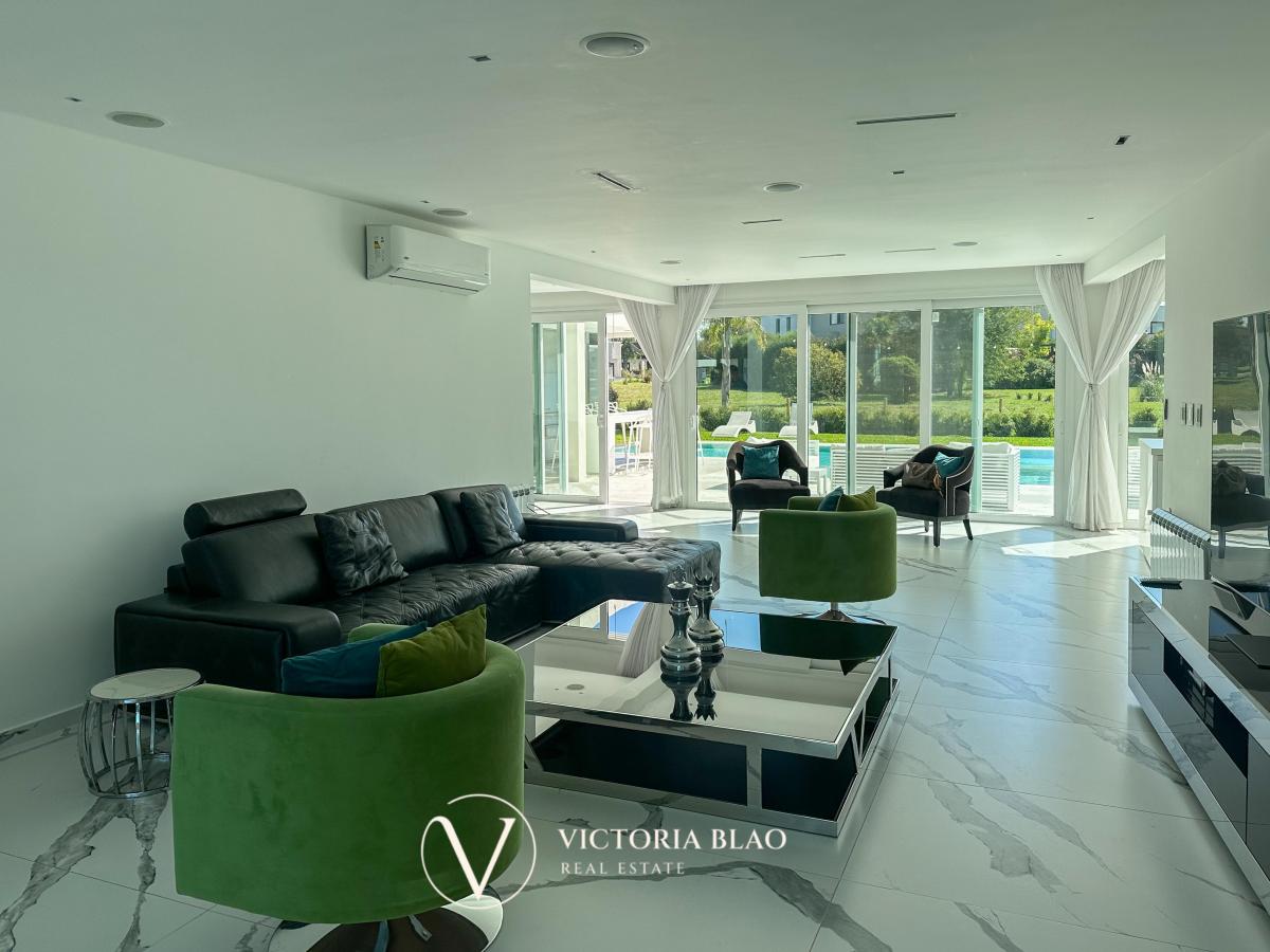 Casa Cuatro Ambientes en Venta