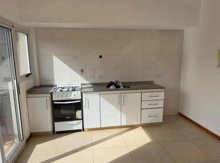 Departamento dos Ambientes en Alquiler 4