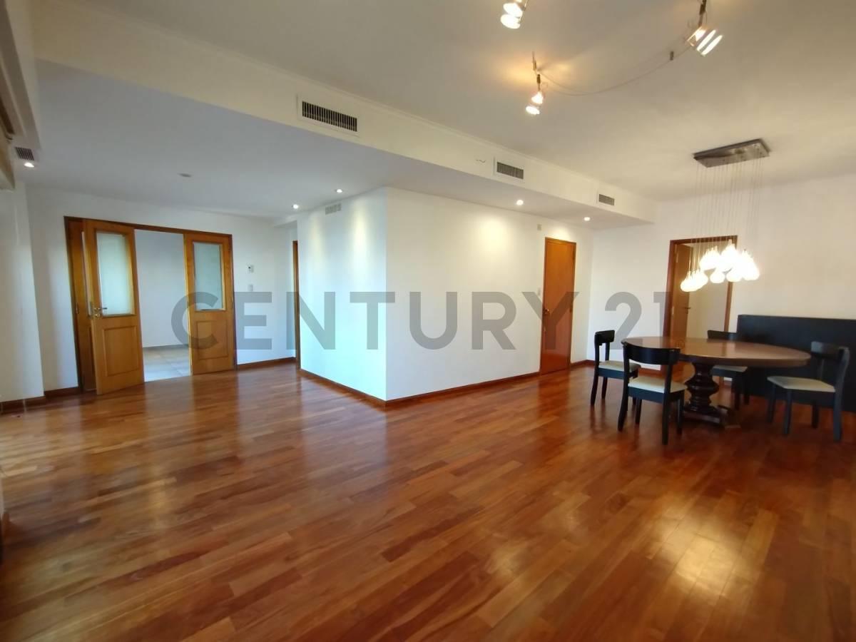 Departamento en Venta 3 Dorm. con Cochera en La Plata Ubicado en Calle 14 Entre 44 y 45, a 5