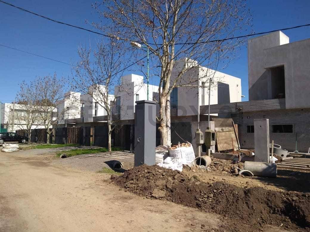 Lotes en venta en barrio cerrado de City Bell.Terrenos disponibles en barrio exclusivo, con entra...
