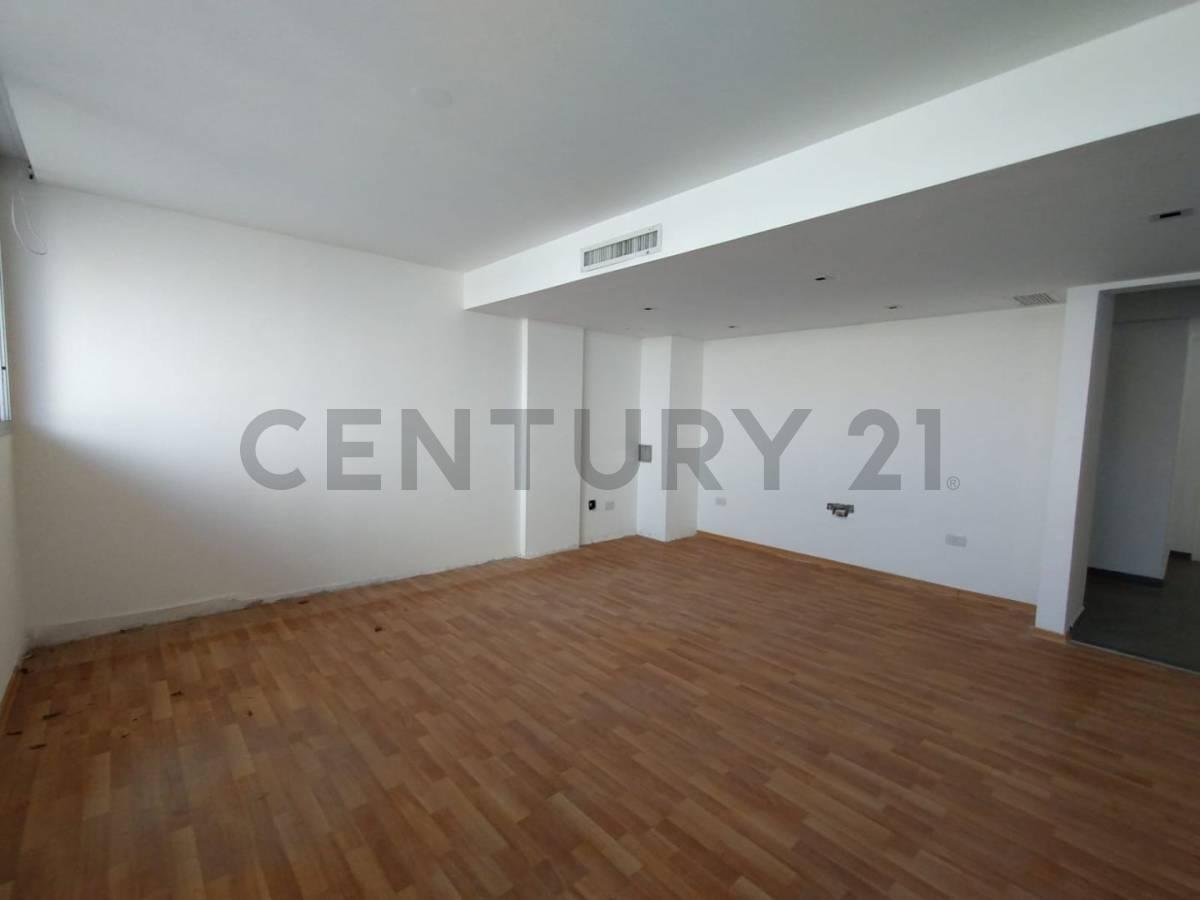 Venta Oficina Comercial excelente Ubicación: Calle 13 Entre 38 y 39, 1° Piso Al Frentecara 4