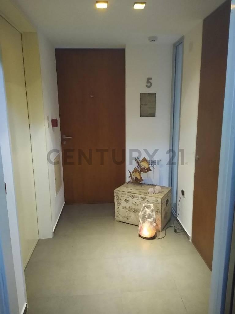 Departamento de Dos Dorm. en Venta en La Plata Casco. departamento Al Frente en Inmejo. 4