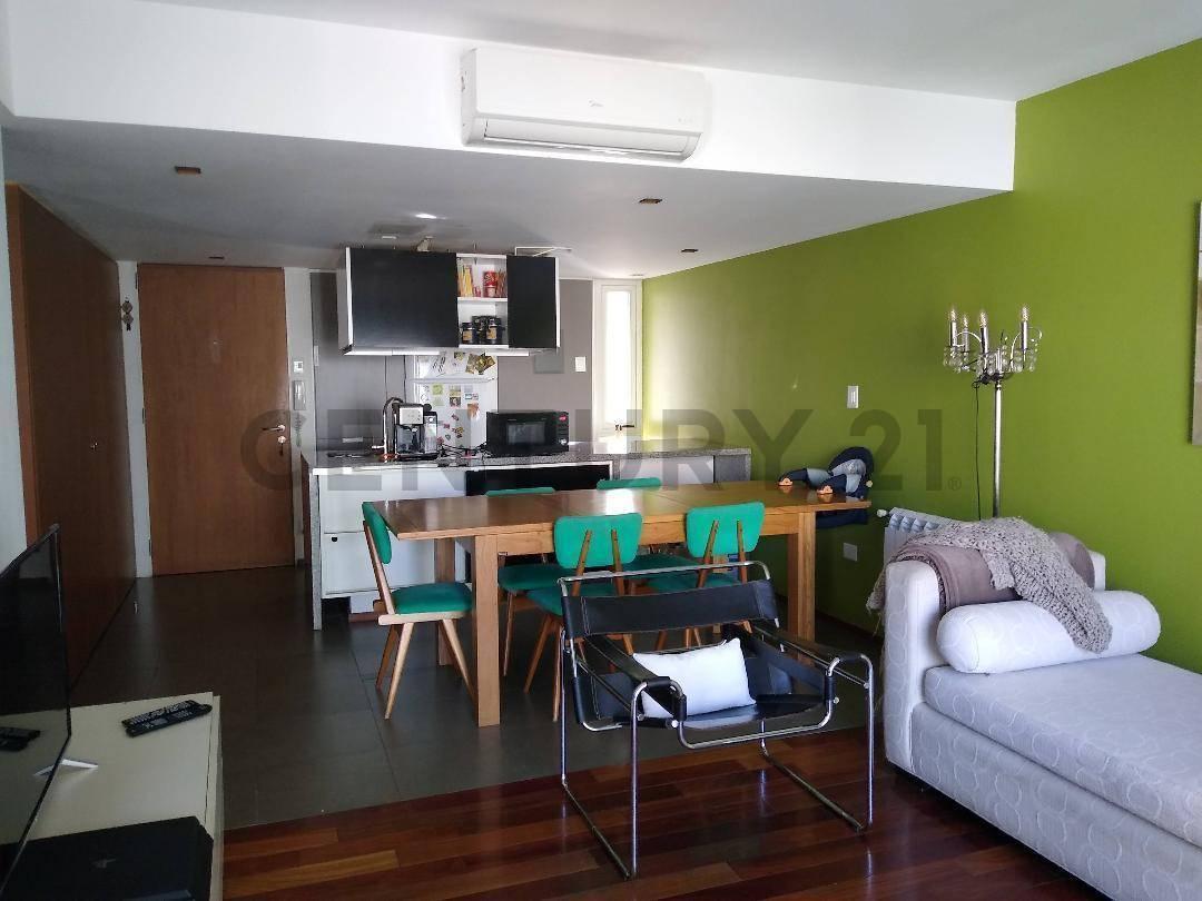 Departamento de Dos Dorm. en Venta en La Plata Casco. departamento Al Frente en Inmejo. 3