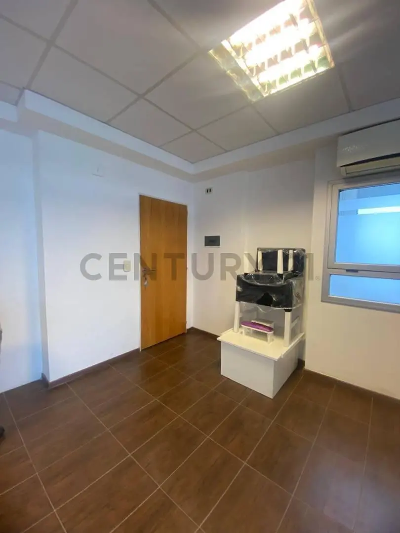 Oficina en Venta – Av. 13 entre 41 y 42 | Excelente ubicación 5
