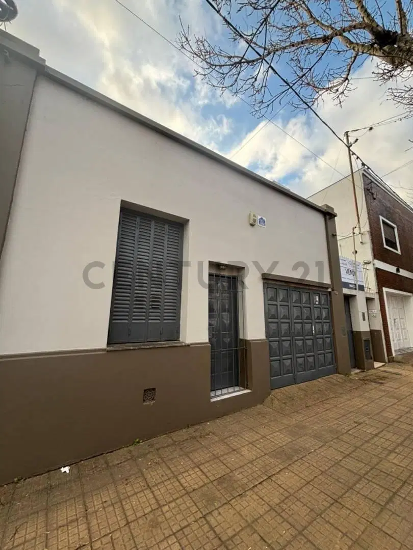 Casas en venta para Remodelación 4
