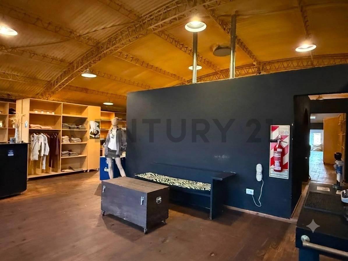 Foto de EXCELENTE INMUEBLE INDUSTRIAL Y COMERCIAL DE 700 M² EN UBICACIÓN, imagen 5