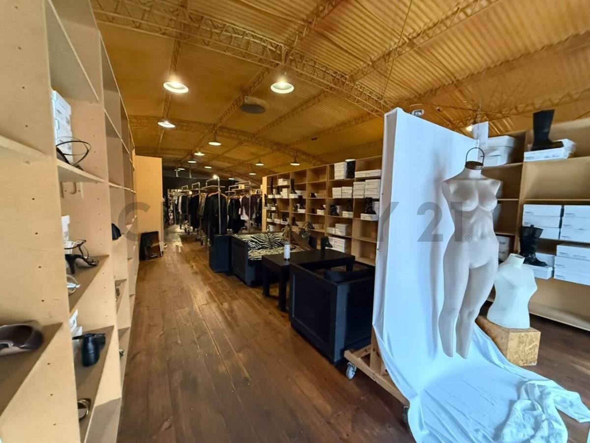 Foto de EXCELENTE INMUEBLE INDUSTRIAL Y COMERCIAL DE 669M² EN UBICACIÓN, imagen 5