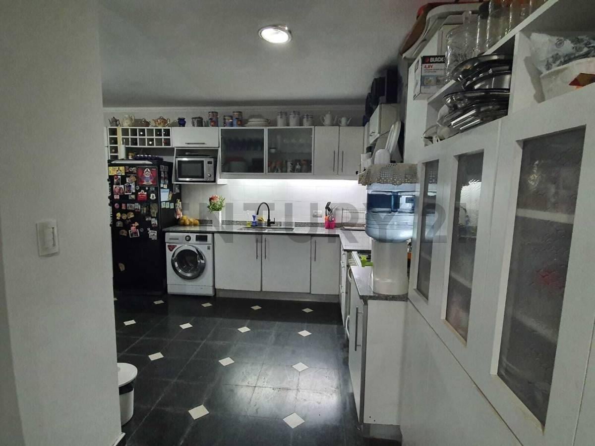 Foto de Casa reciclada con garage para varios autos y 2 dormitorio mas, imagen 5