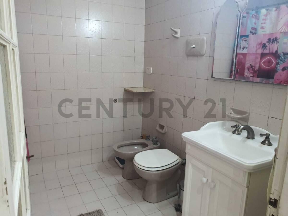 Foto de Casa reciclada con garage para varios autos y 2 dormitorio mas, imagen 3