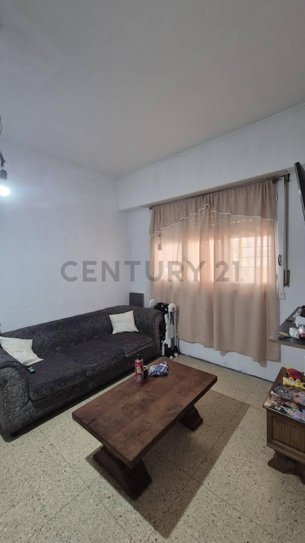 Foto de CASA en Venta sobre Diagonal 73 y 63 – Excelente Ubicación - APTO, imagen 2