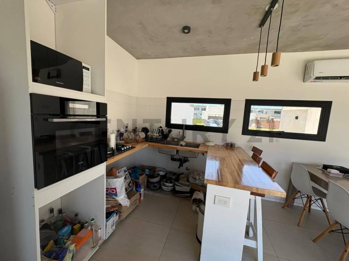 Foto de Casa en venta. Barrio Cerrado "El Ombu", imagen 2