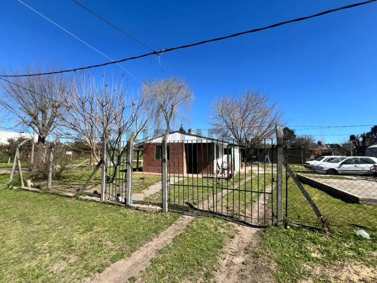 Foto de casa en Venta 155 esquina 36, imagen 3