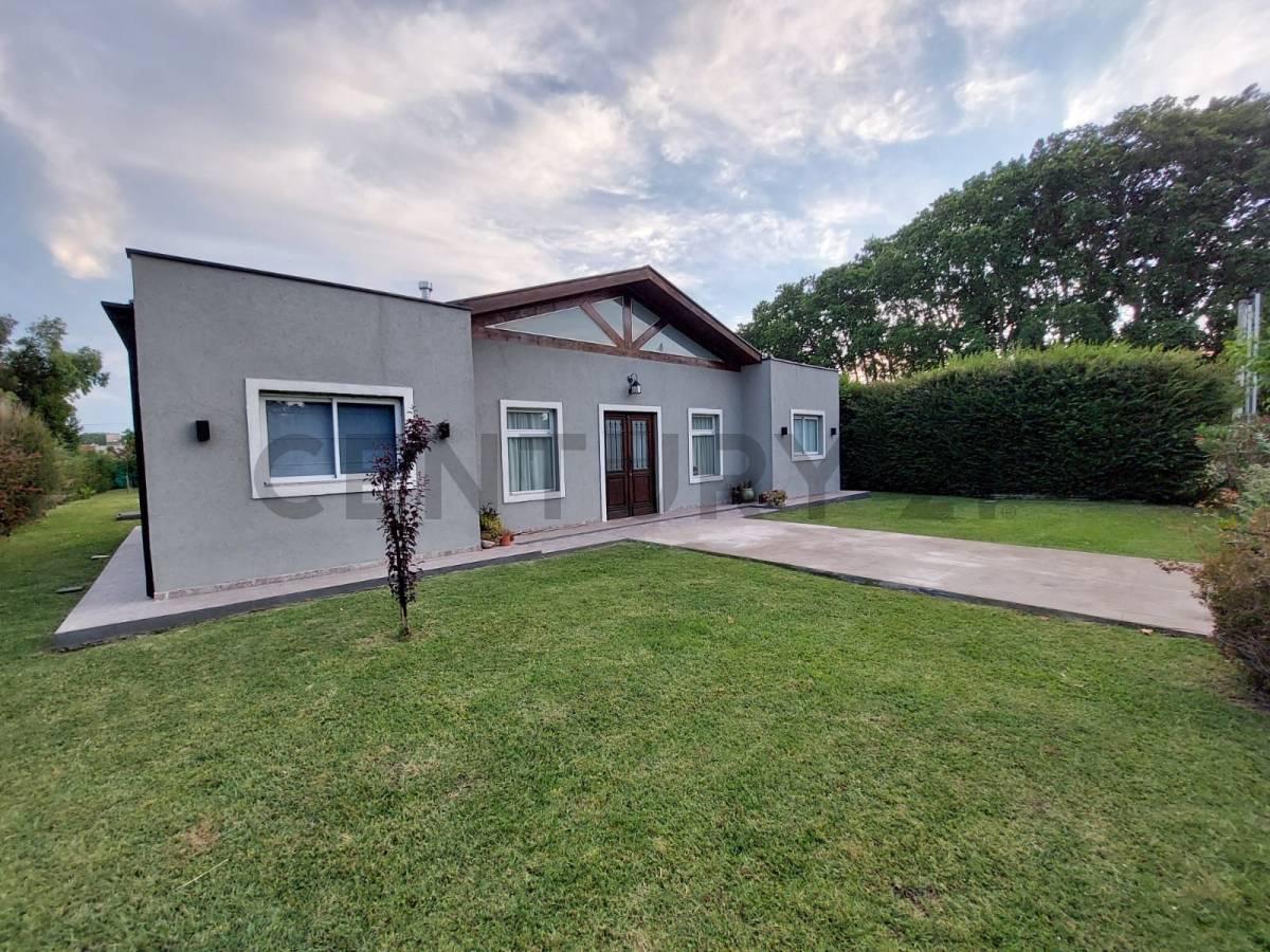 Foto de Casa en venta, ubicada en Brandsen, lote de 800mts, parque y pileta., imagen 1