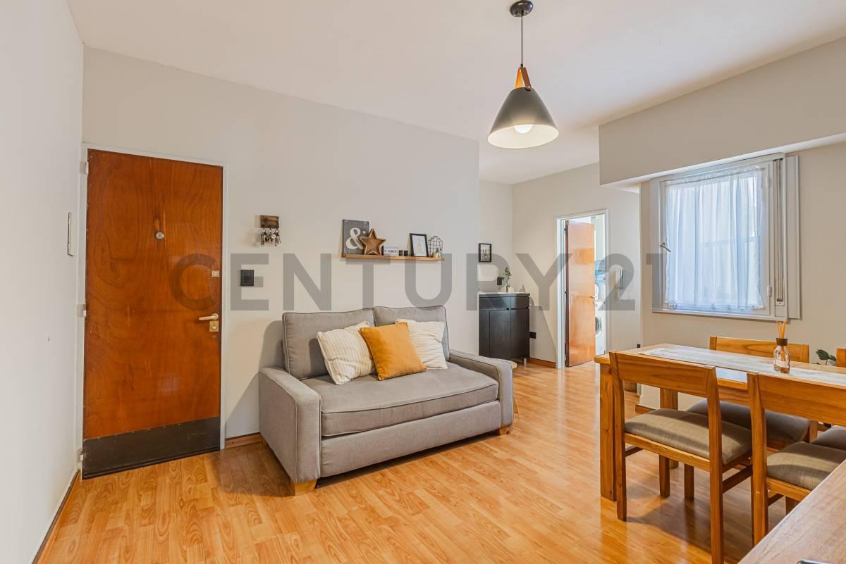 Foto de Departamento tipo PH reciclado, 2 dormitorios – Excelente ubicación, imagen 1