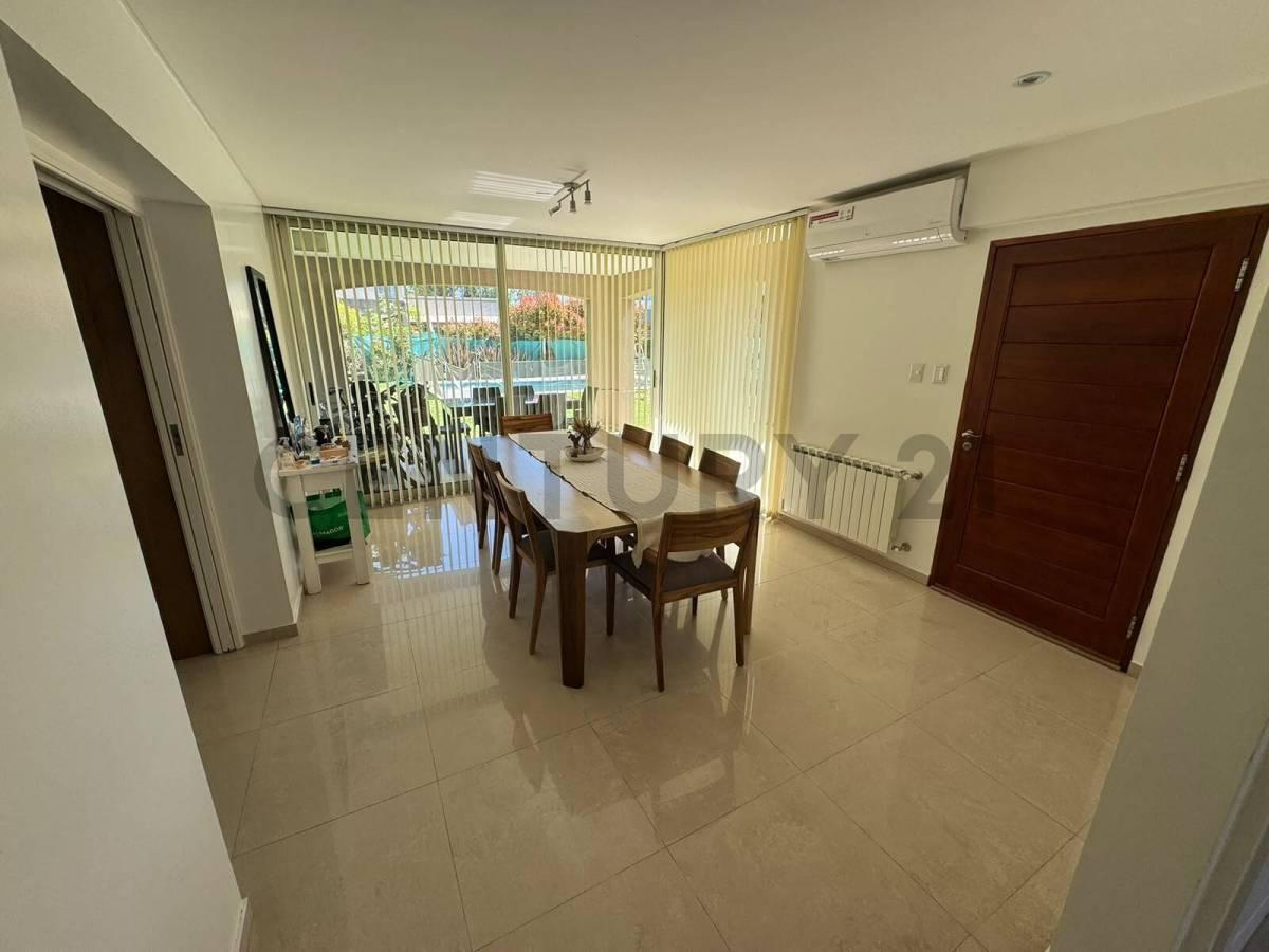 Foto de Casa en venta - 508 y 139, imagen 2