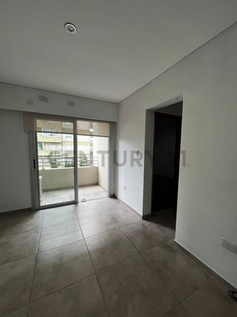 Foto de VENTA DEPARTAMENTO 1 DORMITORIO Y BALCON-CALLE 4 ENTRE 61 Y 62, imagen 4