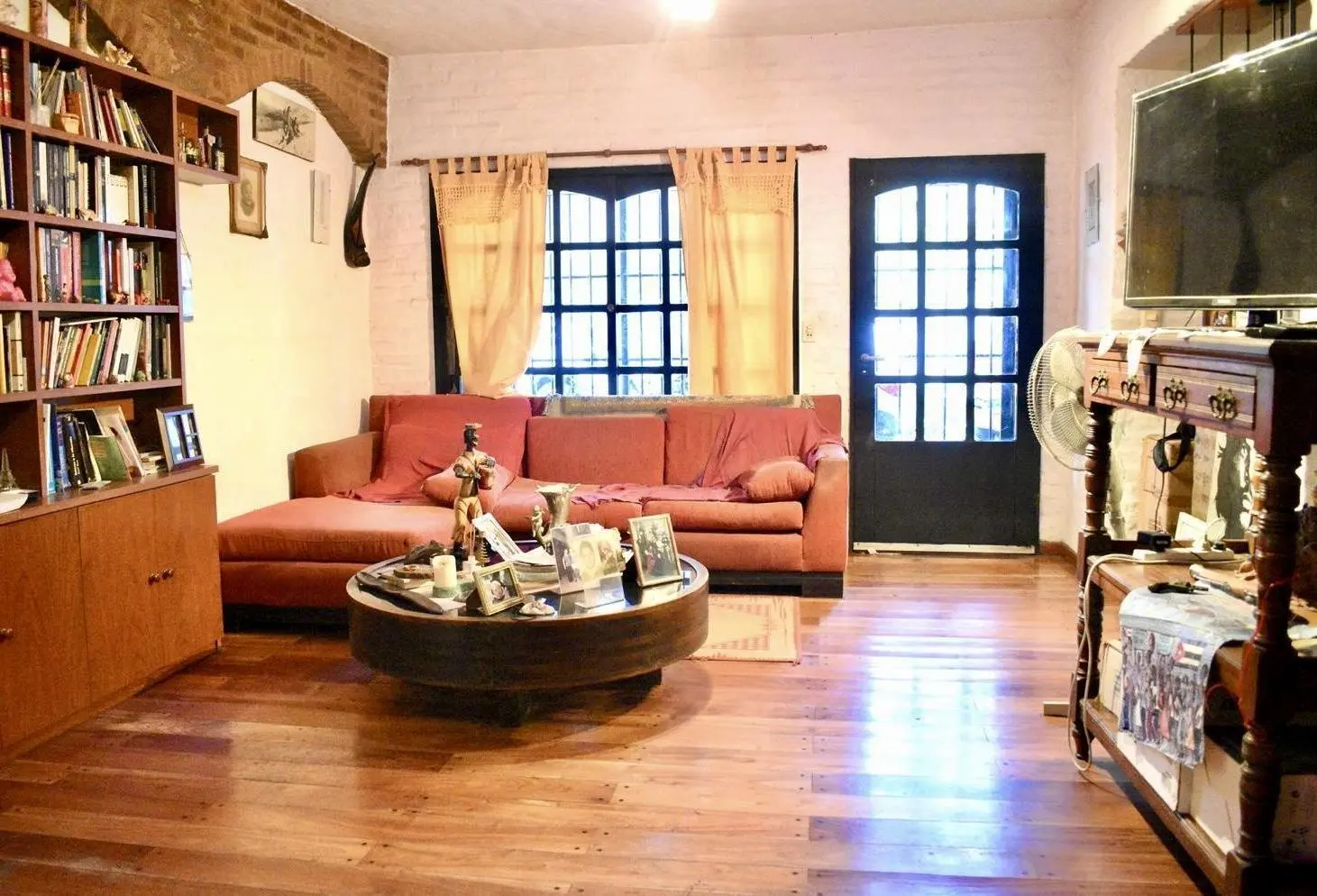 Excelente Casa 5 ambientes en Parque Chas 2