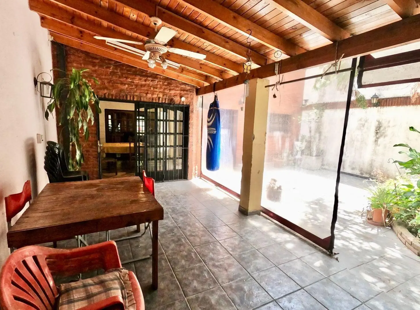 Excelente Casa 5 ambientes en Parque Chas 3