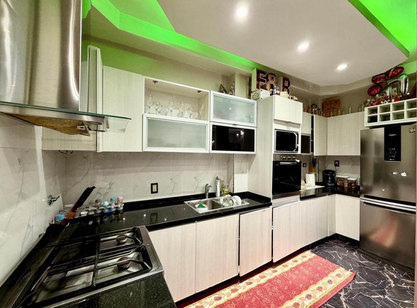 Foto de Venta Casa 4 ambientes con Terraza, Jardin y Cochera, en Liniers, imagen 4